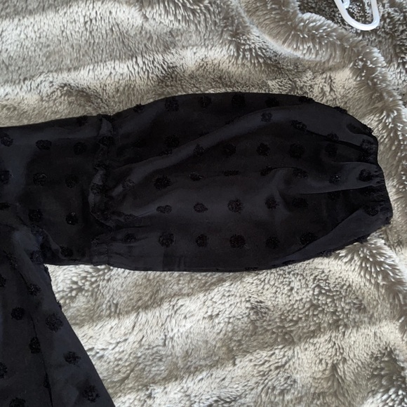 Off the shoulder Flowey blouse - Picture 3 of 9